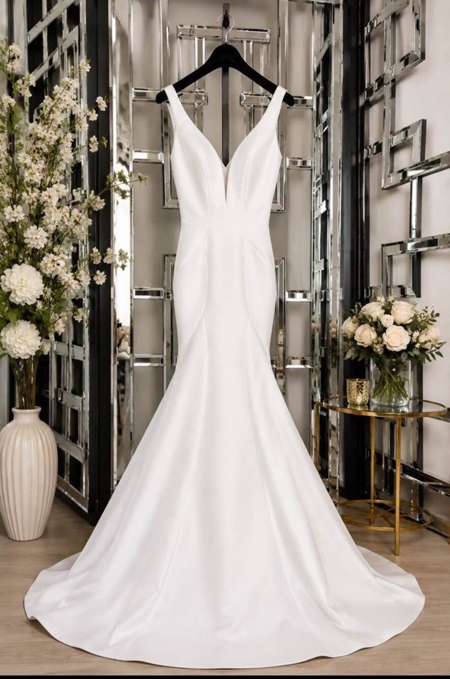NEW Morilee Wedding Dress | Size 4 | New with Tags | Modern Crepe Mermaid Gown